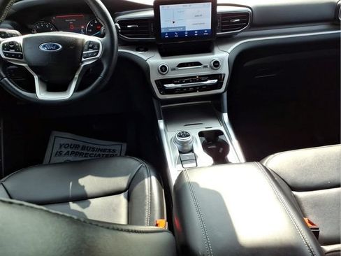 Certified 2024 Ford Explorer XLT w/ Equipment Group 202A AWD/4WD image 11