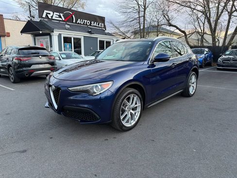 Used 2019 Alfa Romeo Stelvio Ti Lusso w/ Quick Order Package 22X Lusso image 2