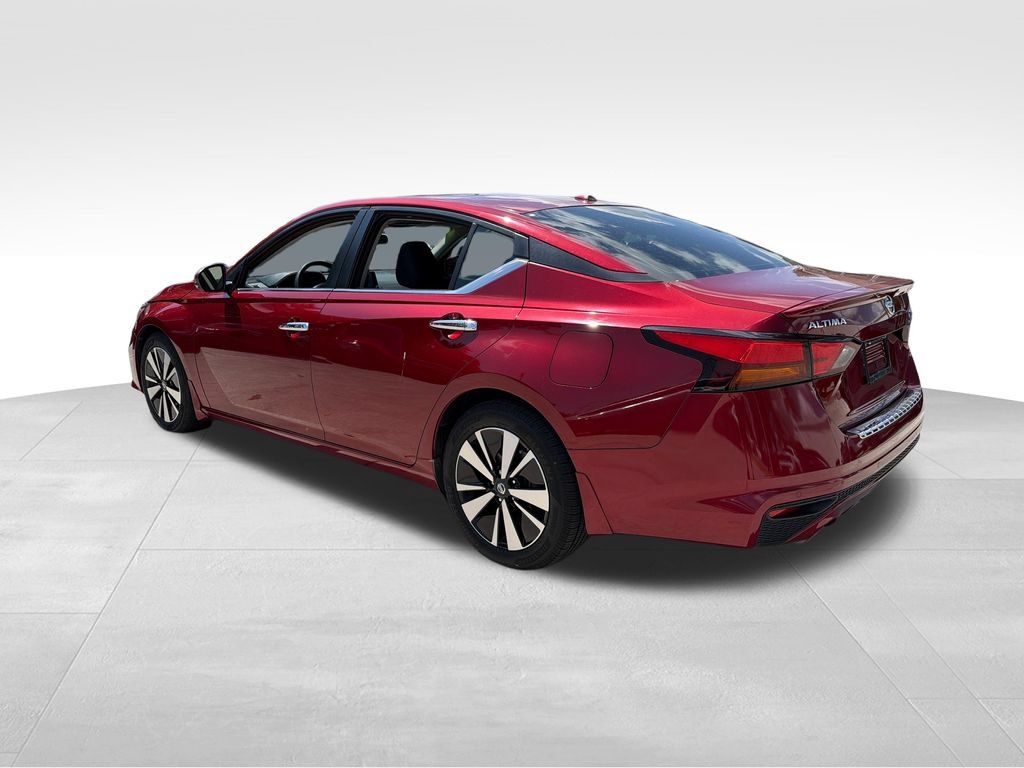 Used 2021 Nissan Altima 2.5 SV w/ SV Premium Package FWD image 5