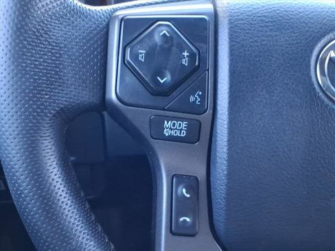 Used 2016 Toyota Tacoma TRD Off-Road image 23