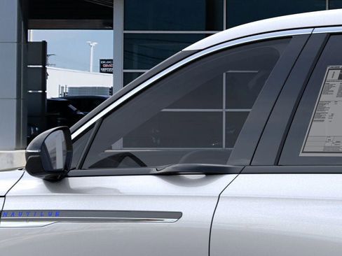 New 2025 Lincoln Nautilus Premier w/ Equipment Group 102A image 20