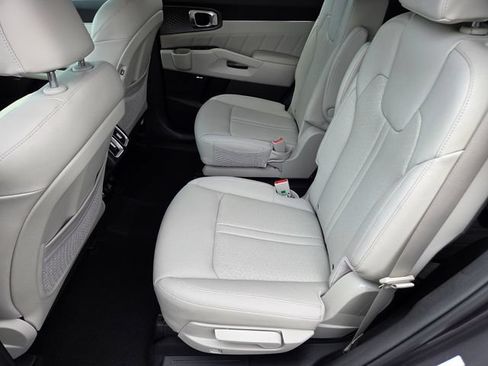 Certified 2024 Kia Sorento SX Prestige AWD/4WD image 12