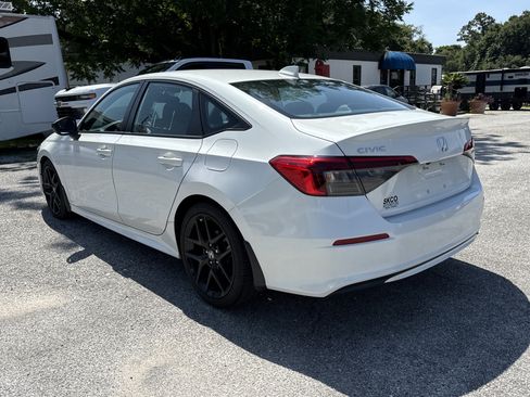 Used 2024 Honda Civic Sport image 3