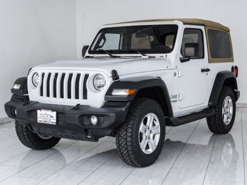 Used 2019 Jeep Wrangler Sport AWD/4WD image 4