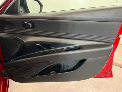 Used 2025 Hyundai Elantra Sport image 22