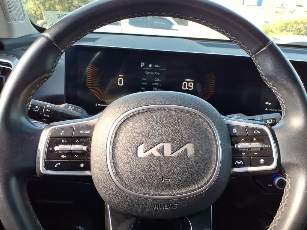 Used 2024 Kia Sorento S FWD image 10