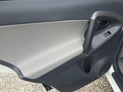 Used 2012 Toyota RAV4 Limited image 14