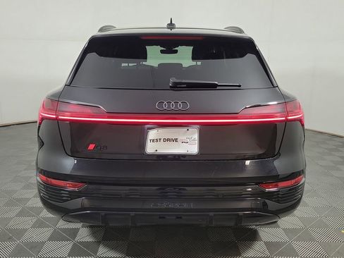 Used 2024 Audi Q8 e-tron Prestige w/ Prestige Package AWD/4WD image 5