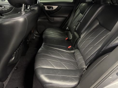Used 2015 INFINITI QX70 2WD w/ Premium Package image 17