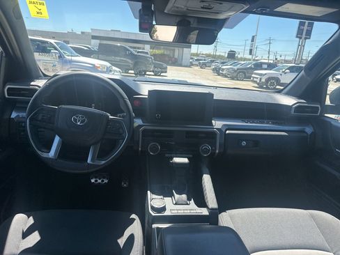 Used 2024 Toyota Tacoma TRD Sport image 9