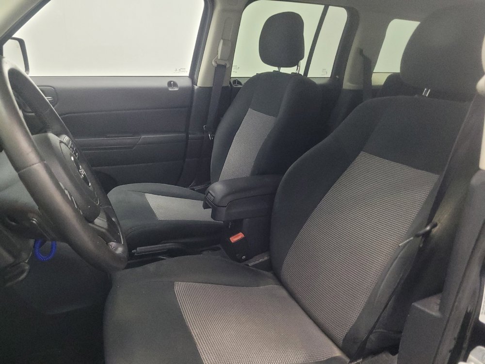 Used 2014 Jeep Patriot Latitude AWD/4WD image 17