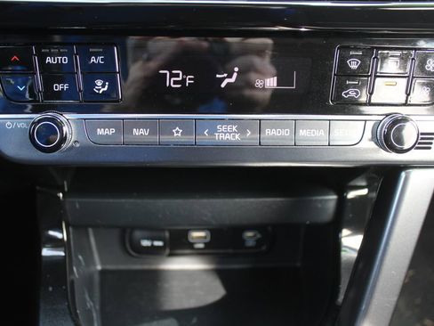 Certified 2024 Kia Seltos S image 33