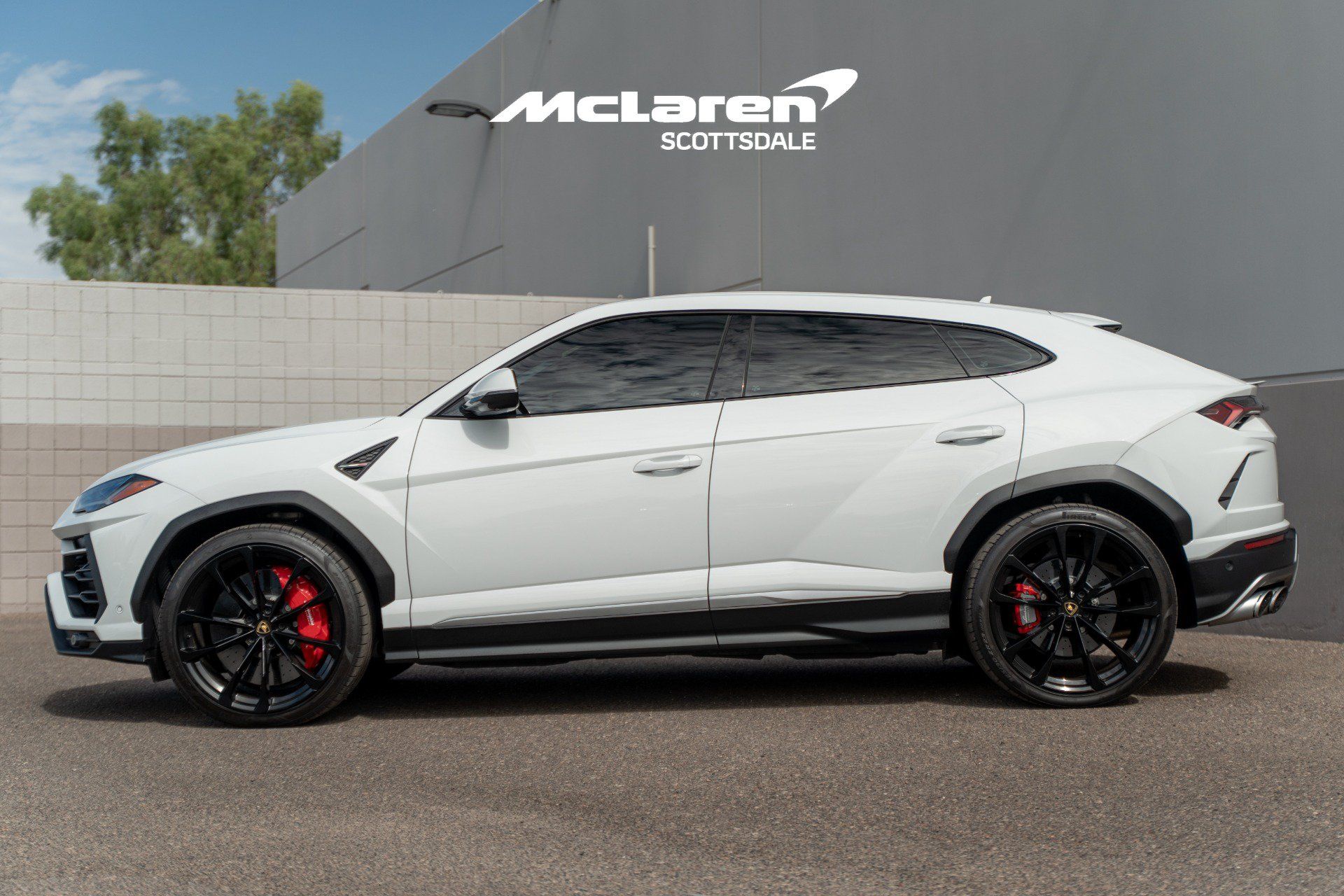 Used 2022 Lamborghini Urus AWD/4WD image 4