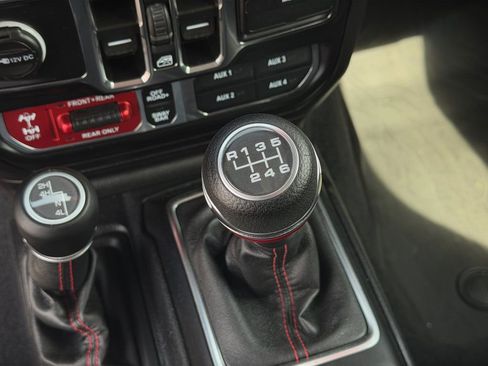 Used 2021 Jeep Wrangler Unlimited Rubicon AWD/4WD image 13