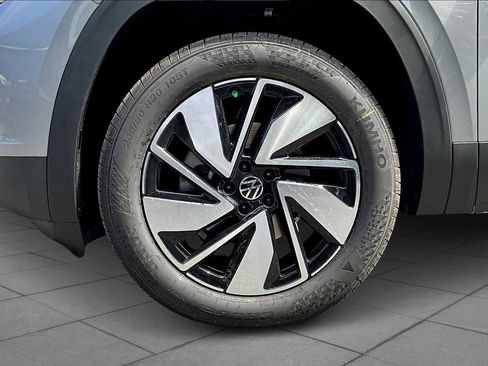 New 2026 Volkswagen Atlas SE image 11