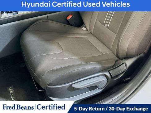 Certified 2025 Hyundai Elantra SEL FWD image 13