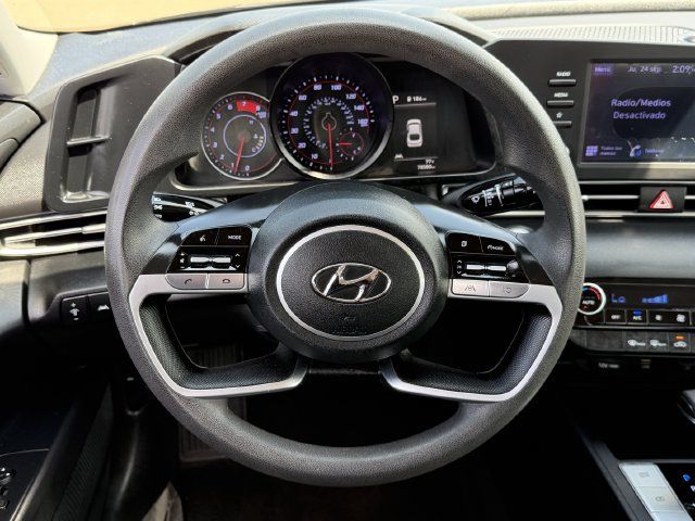 Used 2021 Hyundai Elantra SEL FWD image 11