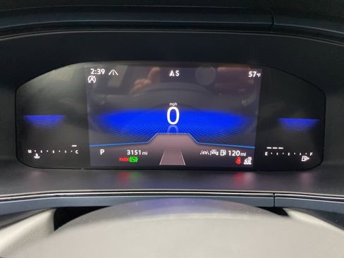 Used 2024 Volkswagen Taos SE image 29