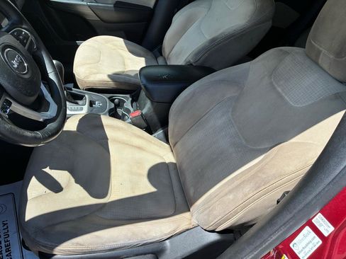 Used 2015 Jeep Cherokee Latitude w/ Cold Weather Group FWD image 10