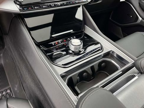 New 2026 Jeep Grand Wagoneer 4WD image 30