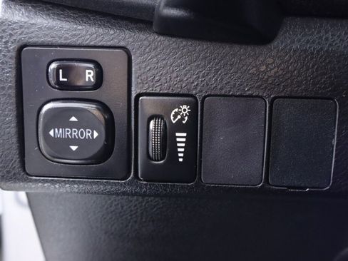 Used 2018 Toyota Corolla LE image 10