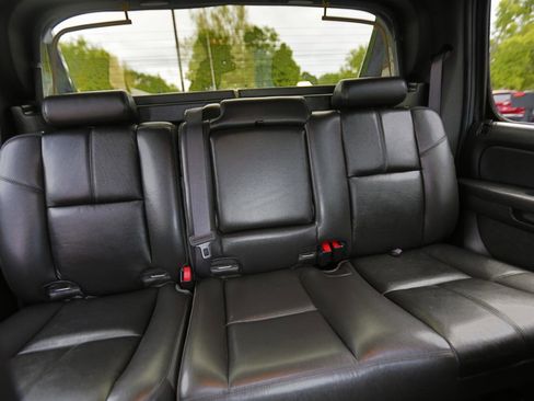 Used 2013 Chevrolet Avalanche LT AWD/4WD image 17