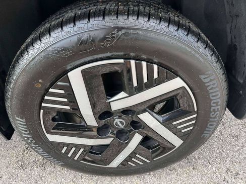 Used 2025 Nissan Kicks SV FWD image 33