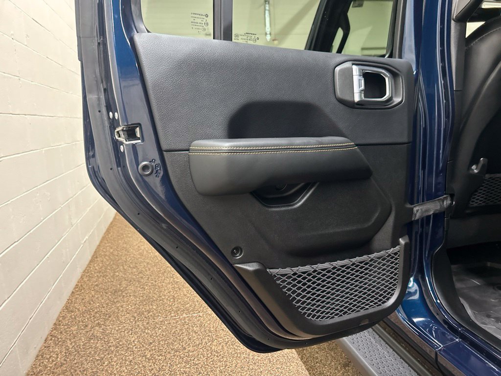Used 2025 Jeep Wrangler Unlimited Sahara AWD/4WD image 16