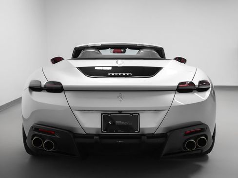 Certified 2025 Ferrari Roma Spider RWD image 39