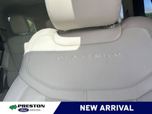 Used 2021 Ford Explorer Platinum w/ Equipment Group 601A AWD/4WD image 14