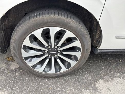 Certified 2024 Lincoln Navigator L Reserve AWD/4WD image 4