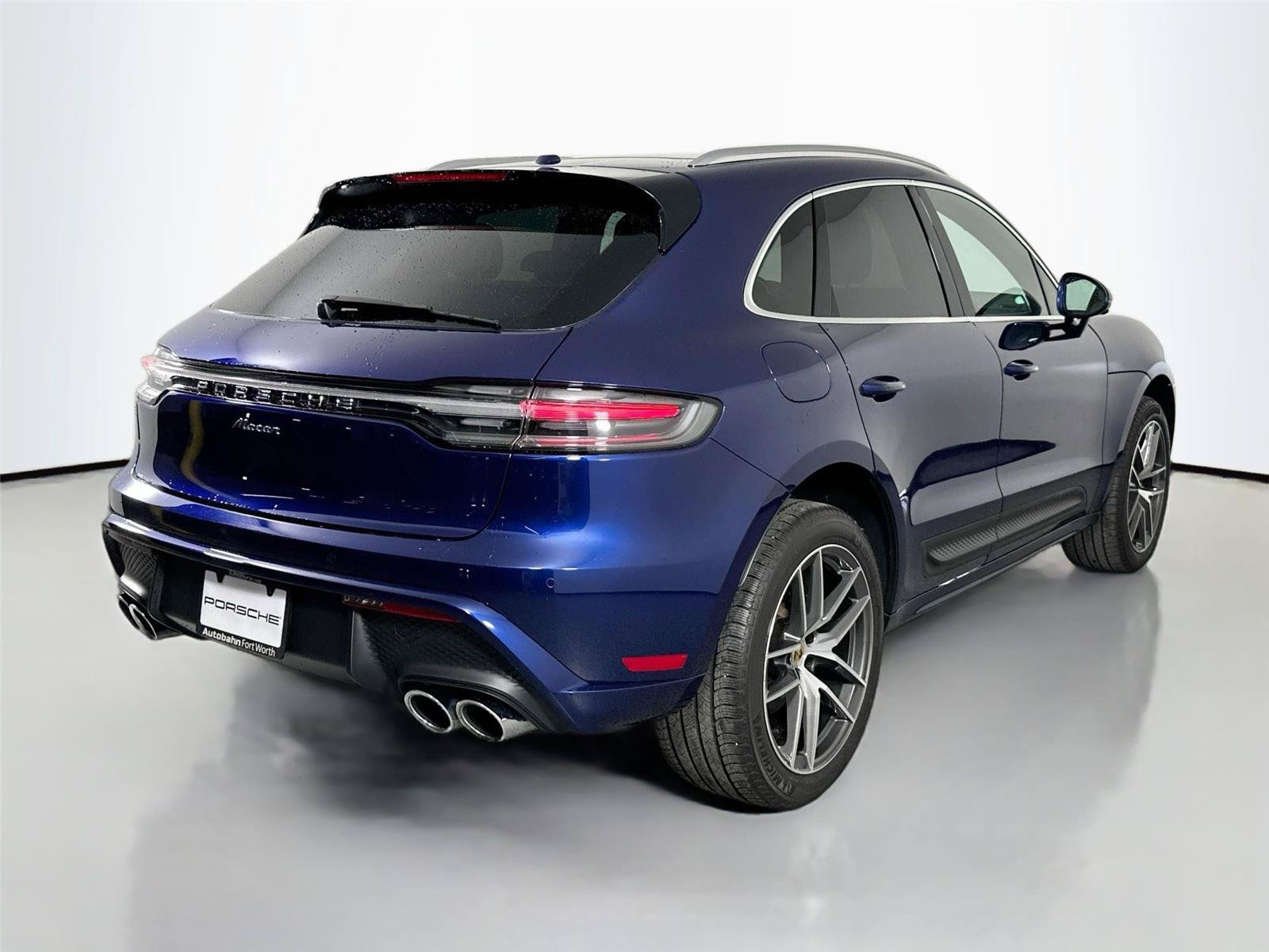 Certified 2024 Porsche Macan AWD/4WD image 7