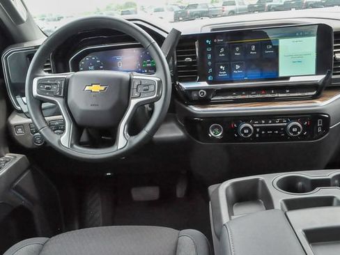 Used 2024 Chevrolet Silverado 1500 LT AWD/4WD image 17