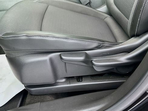 Used 2023 Buick Encore GX Preferred w/ Sport Touring Package FWD image 18