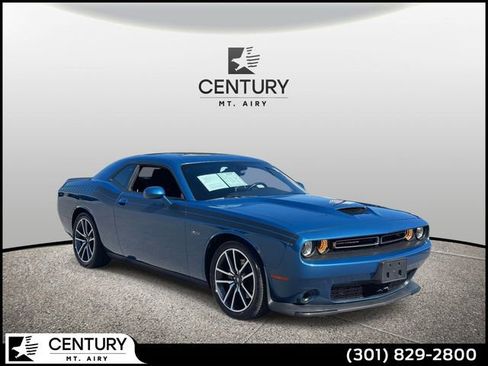 Used 2023 Dodge Challenger R/T image 1