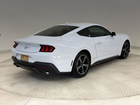 Used 2025 Ford Mustang Coupe RWD image 9