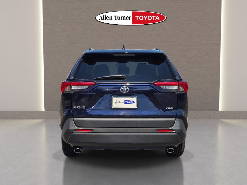 Used 2025 Toyota RAV4 XLE FWD image 7