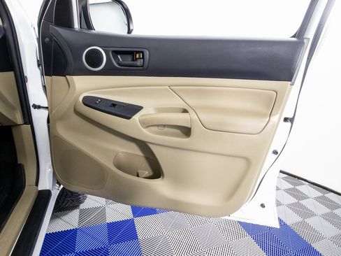 Used 2012 Toyota Tacoma PreRunner w/ SR5 Pkg image 14