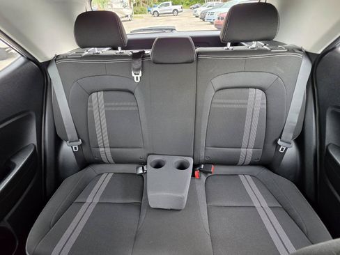 Used 2023 Hyundai Venue SEL FWD image 13