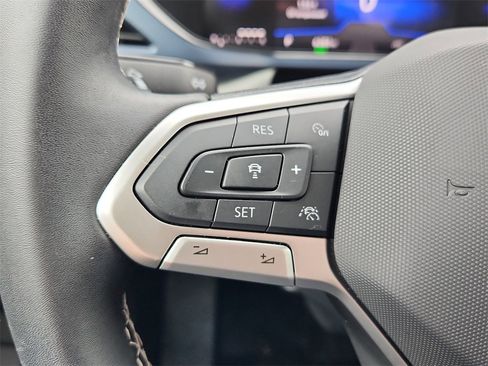 Used 2024 Volkswagen Taos SE w/ Panoramic Sunroof Package image 21