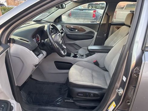 Used 2020 GMC Terrain SLE w/ Driver Convenience Package image 11