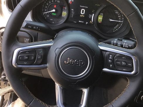 Used 2024 Jeep Wrangler Unlimited Sahara AWD/4WD image 8