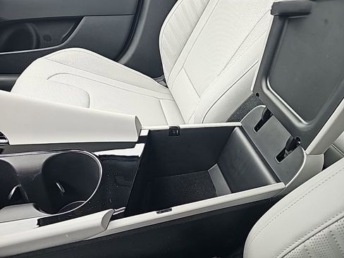 New 2026 Hyundai Elantra Limited FWD image 24