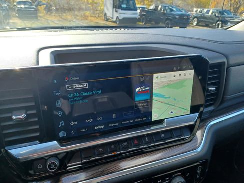 Used 2025 Chevrolet Silverado 1500 LT image 10