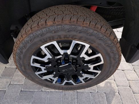 New 2026 GMC Sierra 2500 Denali w/ Denali Reserve Package image 10