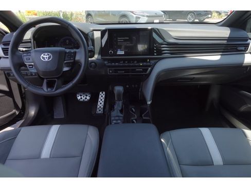 Used 2025 Toyota Camry SE w/ Convenience Package FWD image 25