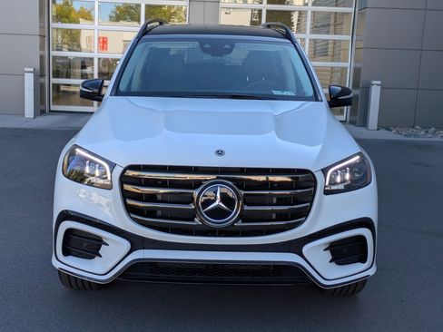 New 2026 Mercedes-Benz GLS 450 4MATIC image 9