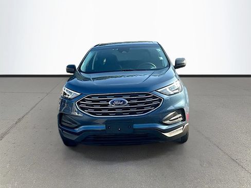Used 2019 Ford Edge SE FWD image 2