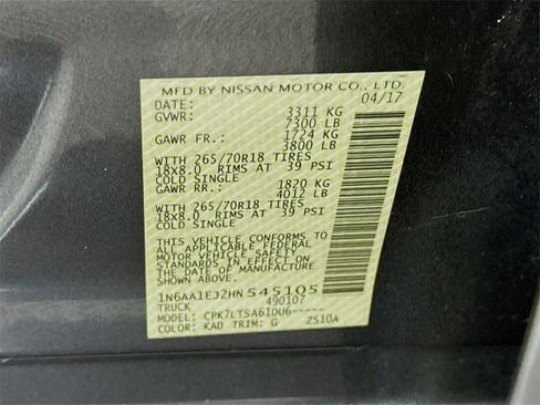 Used 2017 Nissan Titan SV image 33