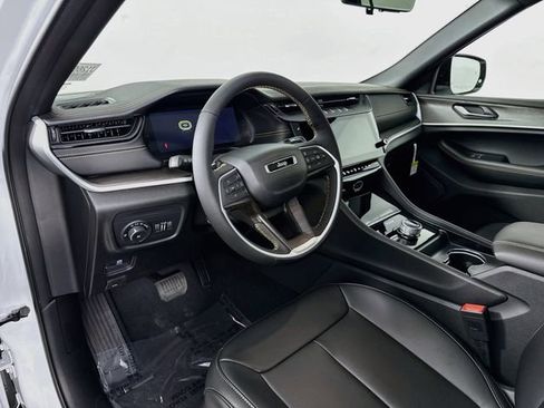 New 2026 Jeep Grand Cherokee L Limited AWD/4WD image 9